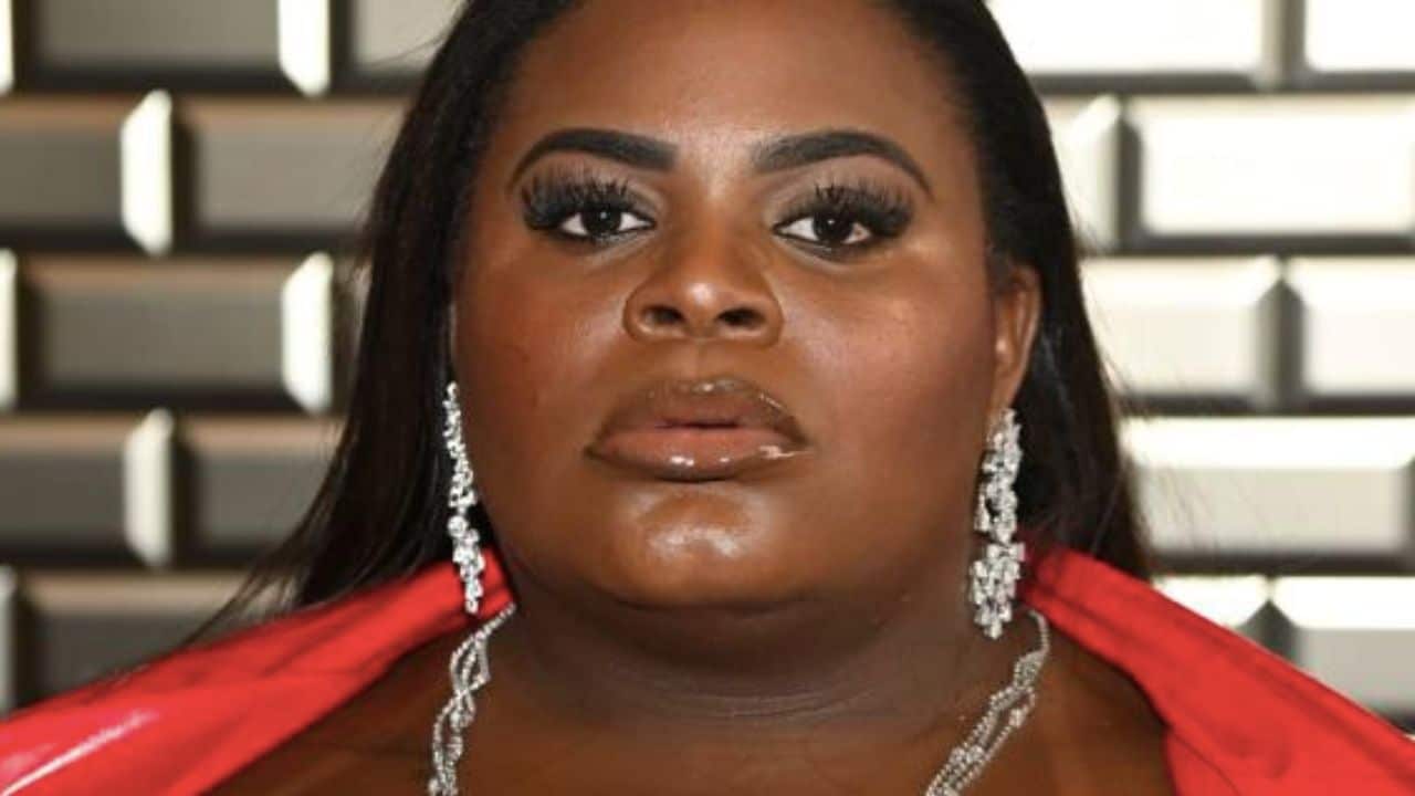 Solteira, Jojo Todynho gera alvoroço ao aparecer de 'traje de banho' de fita e detalhe chama a atenção: 'olha o tamanho' 31 Jojo Todynho deu resposta afiada para internauta após crítica: 'Linguaruda' | Coluna Fábia Oliveira | EM DESLIGADO