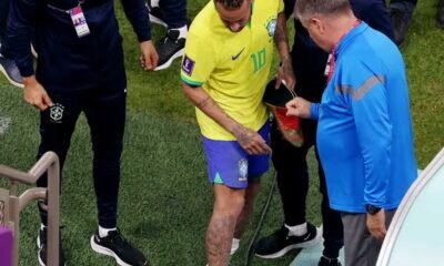 Video Neymar sai de campo chorando com dores no tornozelo