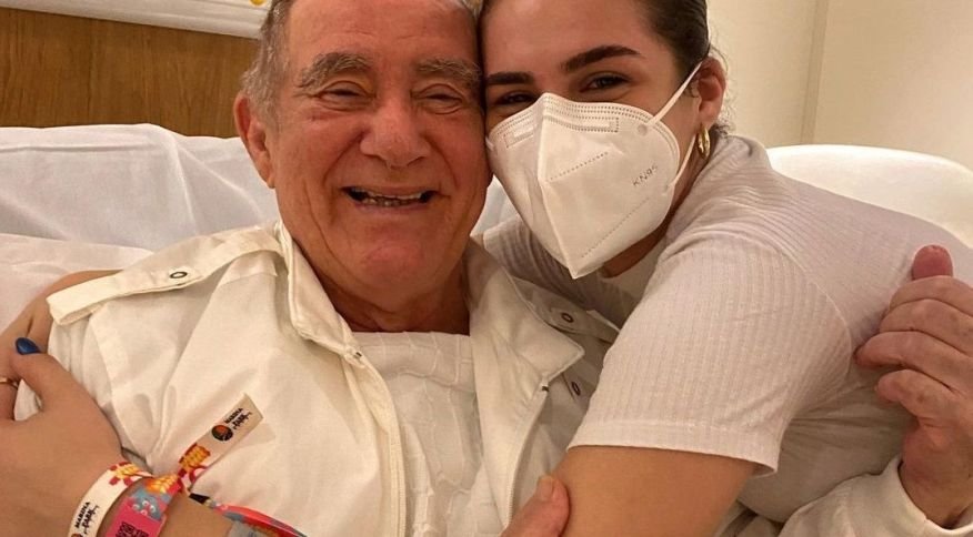Lívian Aragão deixa evento às pressas para ficar com Renato Aragão no  hospital