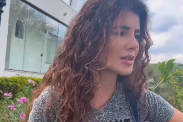 Paula Fernandes surge pela primeira vez após separação e fãs se preocupam 31 Paula Fernandes surge pela primeira vez apos separacao e fas
