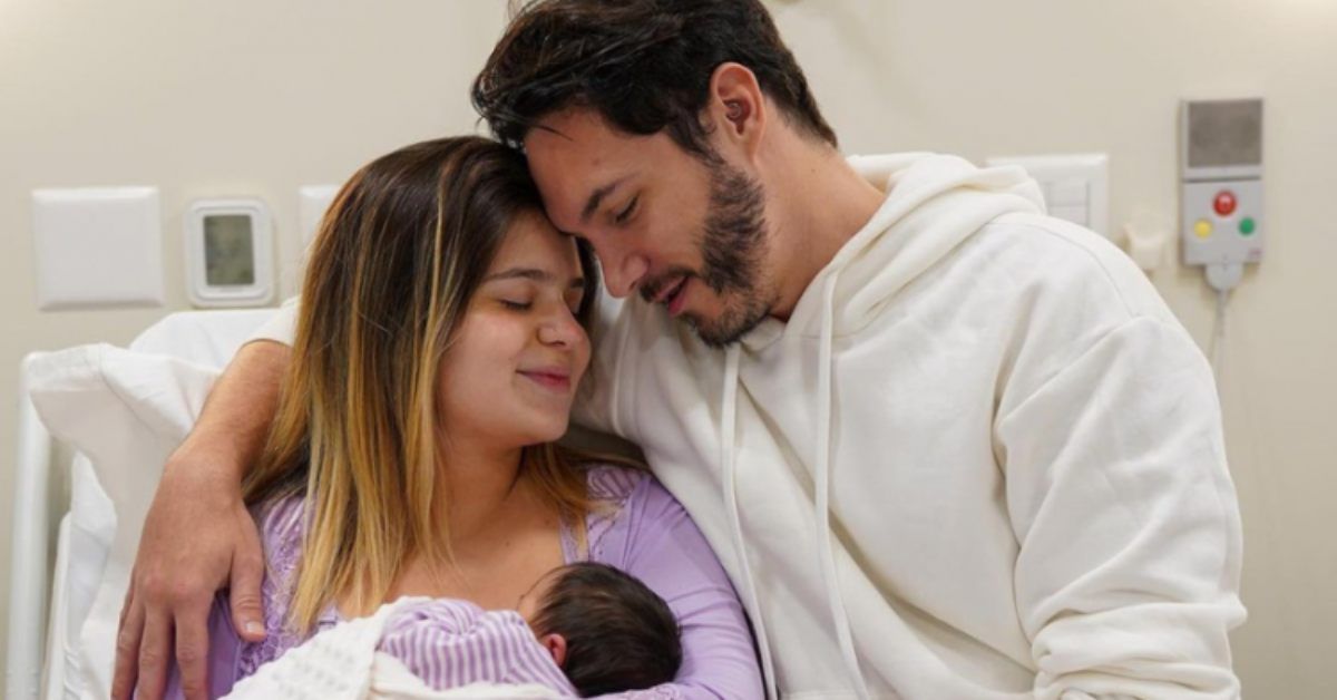 Viih Tube Eliezer e Lua participam de cerimonia coletiva Protecao