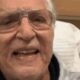 Carlos Alberto de Nobrega comemora noticia no hospital apos cirurgia