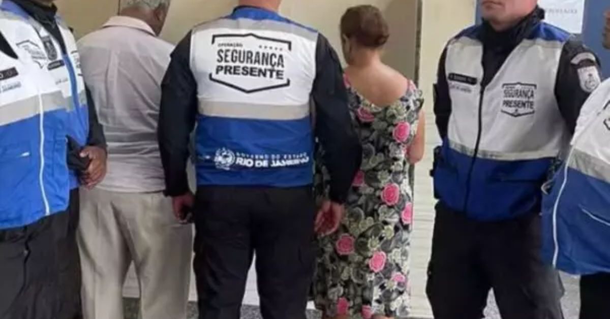 Casal de idosos é preso após acusações de terem feito o pior com a própria filha, de seis anos 31 Casal de idosos e preso apos acusacoes de terem feito