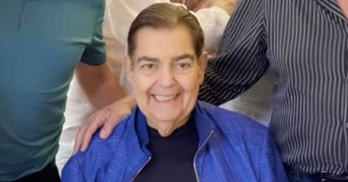 Faustão reaparece com amigos em jantar e recebe homenagem de grande humorista 31 Faustao reaparece com amigos em jantar e recebe homenagem de
