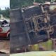 Grave colisao entre caminhonete e onibus com 27 passageiros faz