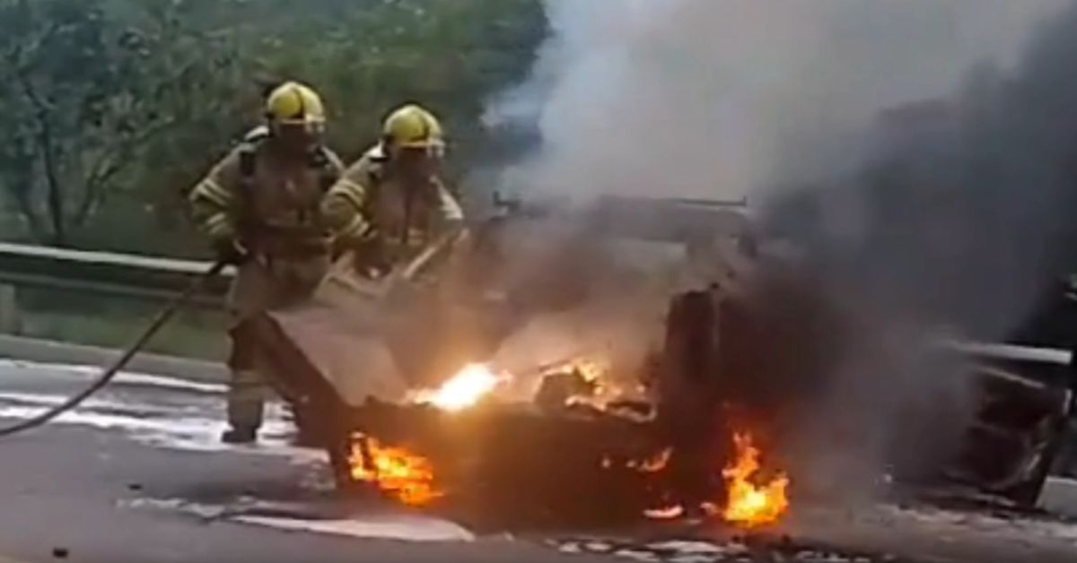 Motorista perde a vida carbonizado dentro de veiculo apos colisao