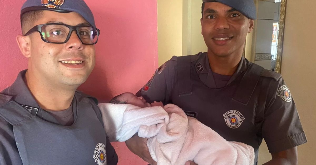 PMs vivem milagre de Natal ao ajudarem em parto emocao