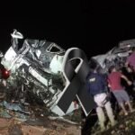 25 pessoas morrem em acidente entre onibus e caminhao eles