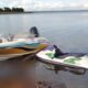 Lancha e jet ski batem um contra o outro provocando