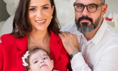 Leticia Cazarre comemora apos cacula ficar de pe pela primeira