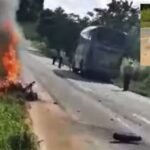 Moto pega fogo e motociclista morre em acidente apos colisao