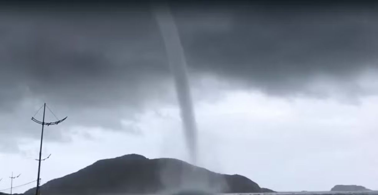 Vídeo flagra tromba d’água e imagens assustadoras viralizam 31 Video flagra tromba dagua e imagens assustadoras viralizam