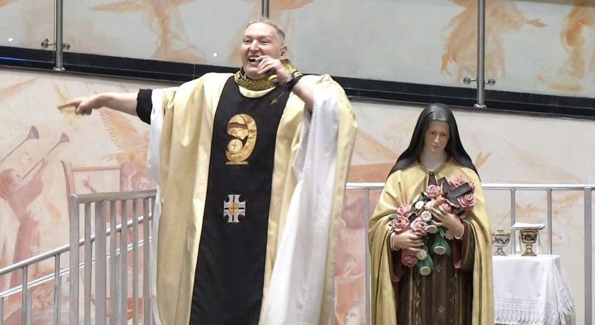 Padre Marcelo Rossi quebra o silencio apos criticas por suposta