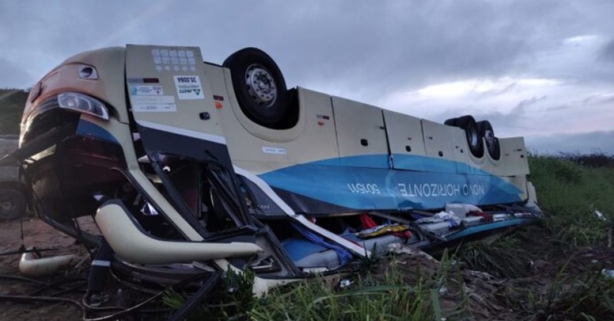 Tragedia na Bahia deixa cinco mortos apos grave acidente com