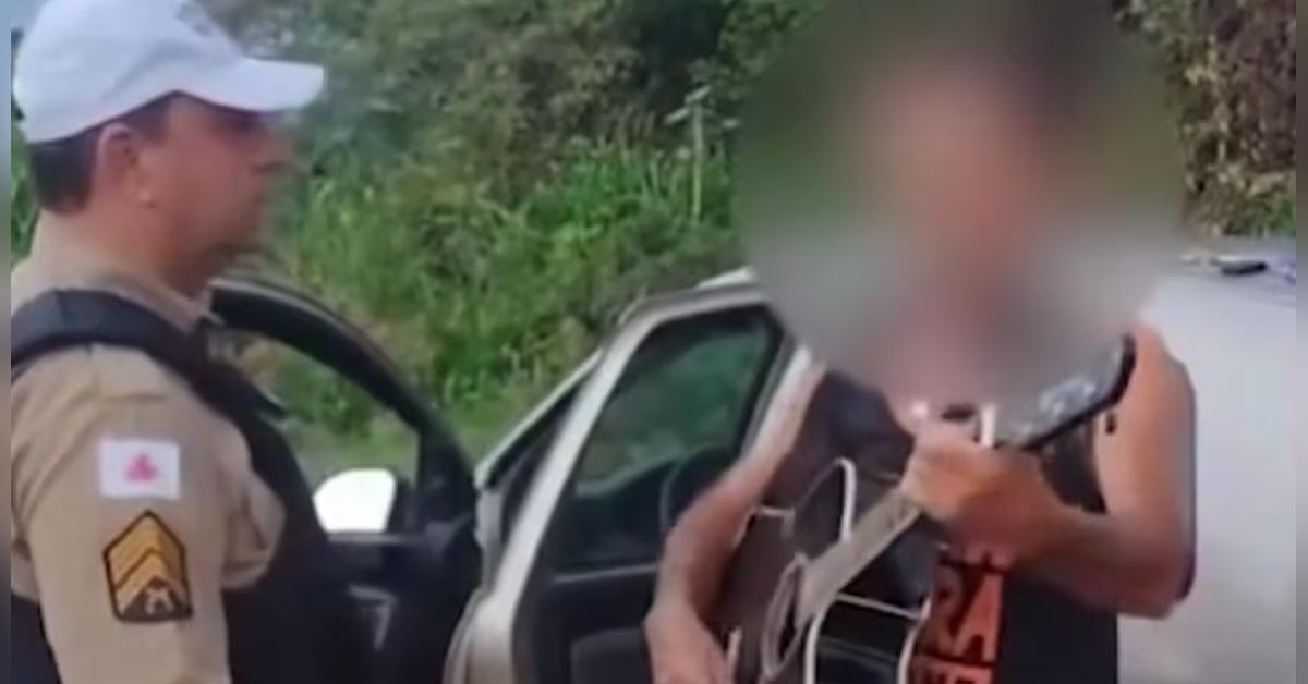 VIDEO Motorista embriagado canta sofrenica para PM antes de ser