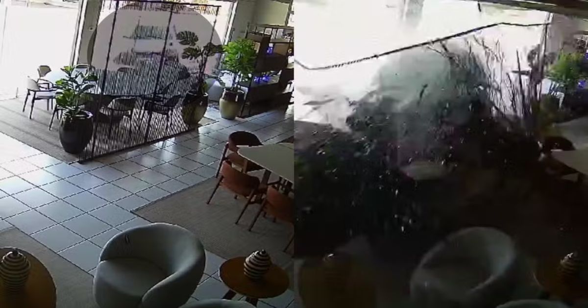 Video flagra o momento em que carro desgovernado invade loja