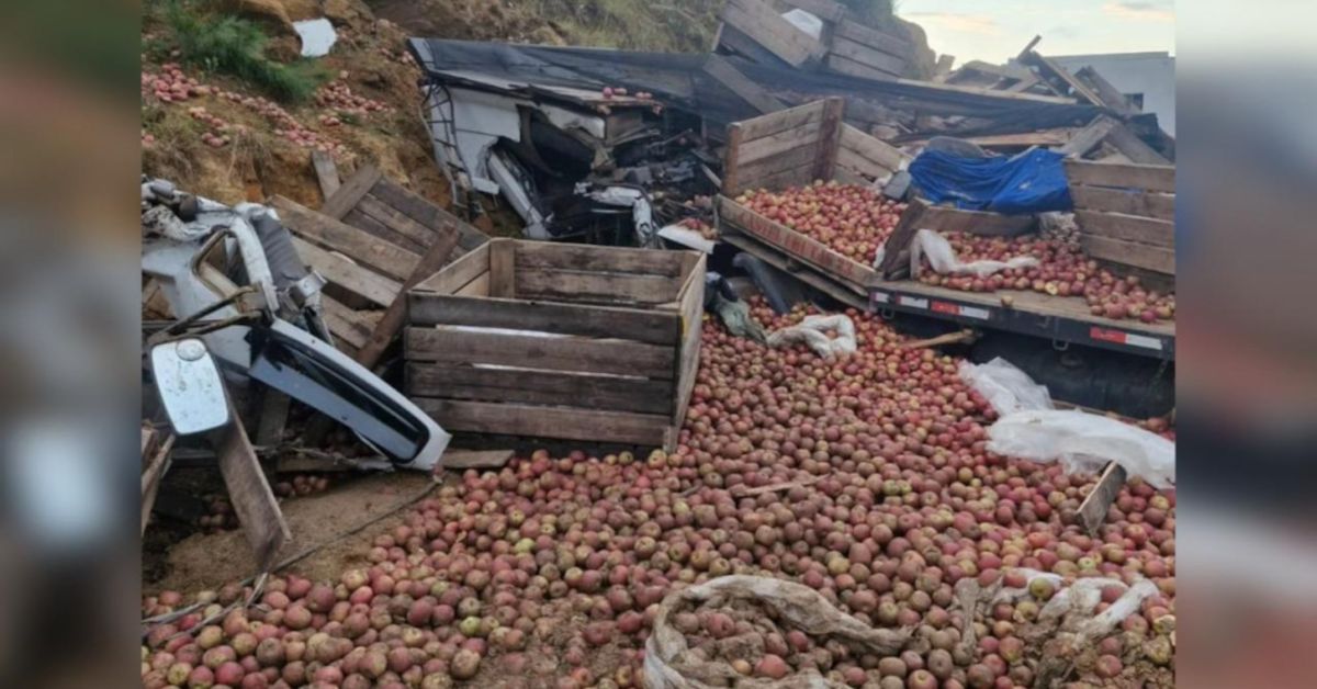 Acidente grave deixa vitima fatal apos macas esmagarem veiculo