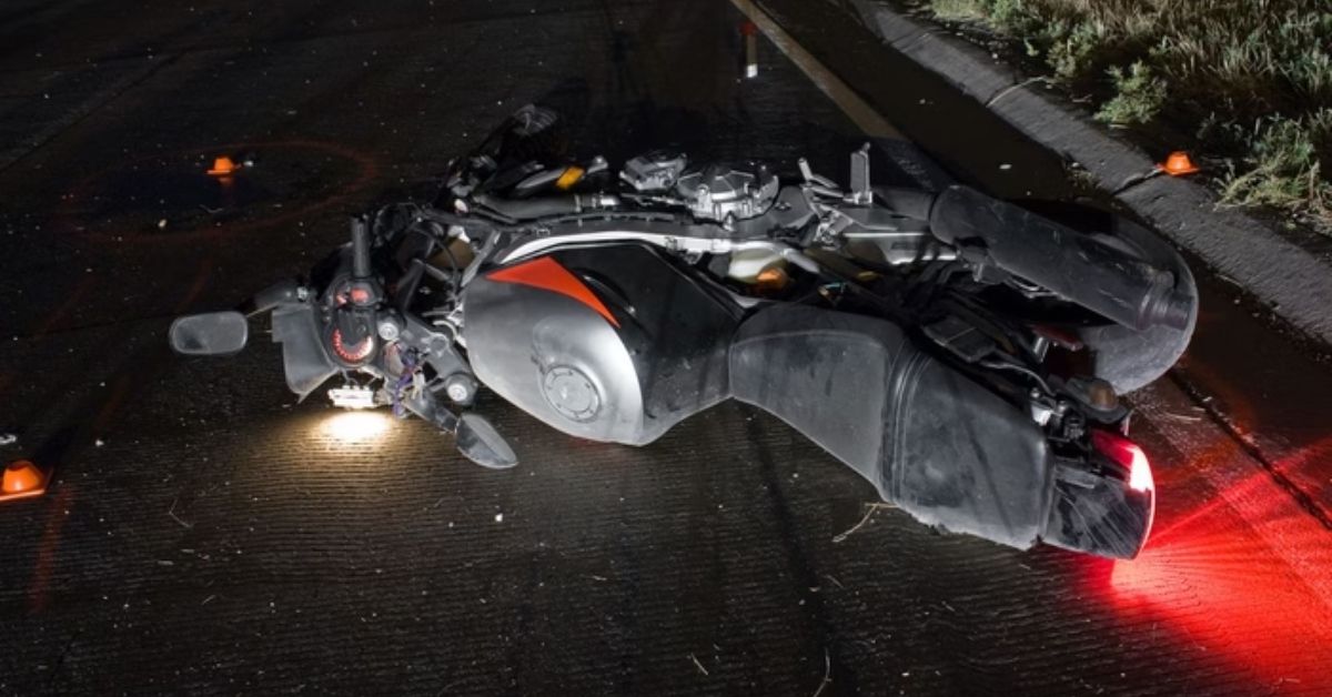 Adolescente pega moto do pai para sair e acaba morto