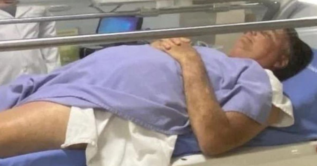 Com dores abdominais e internado, Bolsonaro muda de hospital, estado de saúde é atualizado e orações são feitas 31 Com dores abdominais e internado Bolsonaro muda de hospital estado