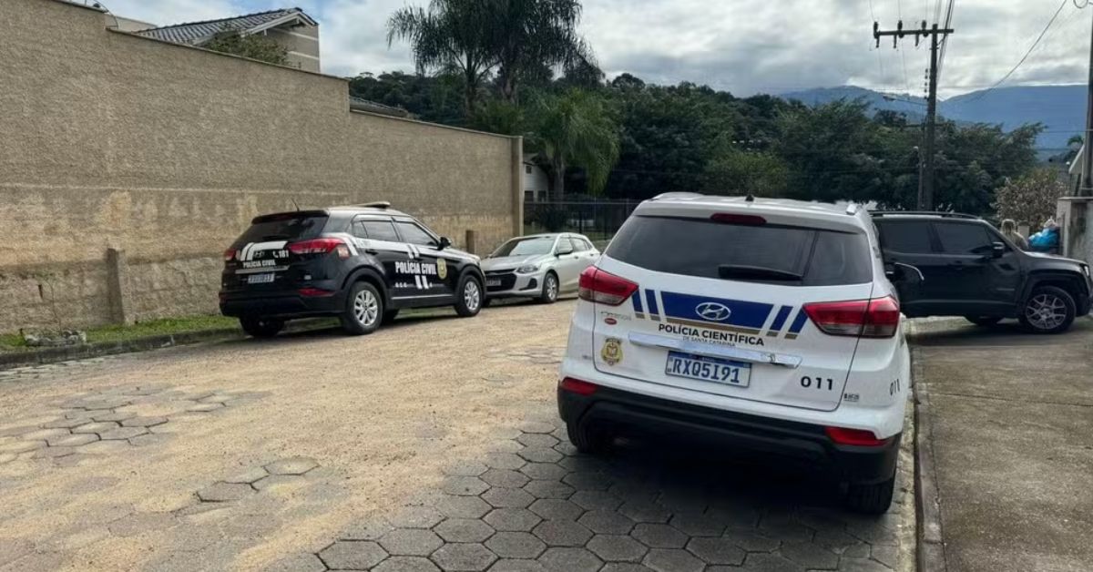 Filha tira a vida da própria mãe em SC e neto presencia toda cena: 'Saiu gritando na rua' 31 Filha tira a vida da propria mae em SC e