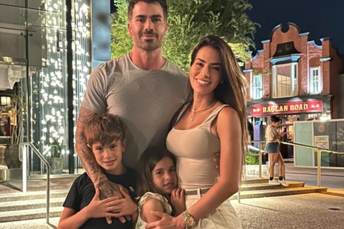 Adriana Sant’Anna revela que filhos praticam jejum de 12 horas e mostra geladeira: ‘Comida de verdade’ 31 Adriana SantAnna revela que filhos praticam jejum de 12 horas