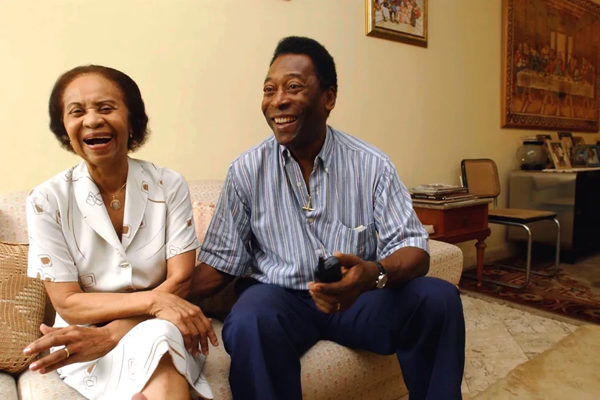 Dona Celeste Arantes, mãe de Pelé, não aceitava carreira do rei no futebol 31 Dona Celeste Arantes mae de Pele nao aceitava carreira do
