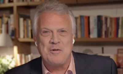 Pedro Bial nao contem a emocao cai no choro em