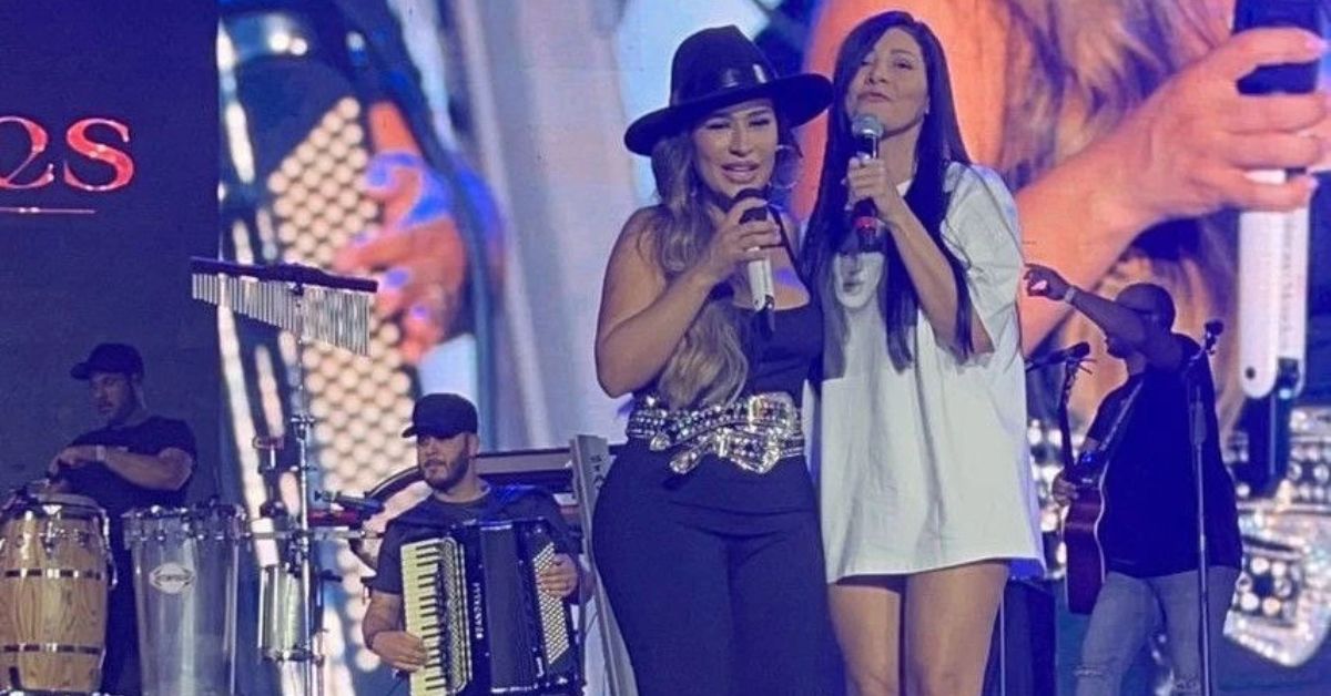 Após dois anos do fim da dupla Simone e Simaria, irmãs voltam a cantar juntas e emocionam; vídeo 31 Apos dois anos do fim da dupla Simone e Simaria