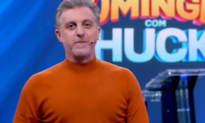 Internautas comentam ‘volume em calca de Luciano Huck no Domingao