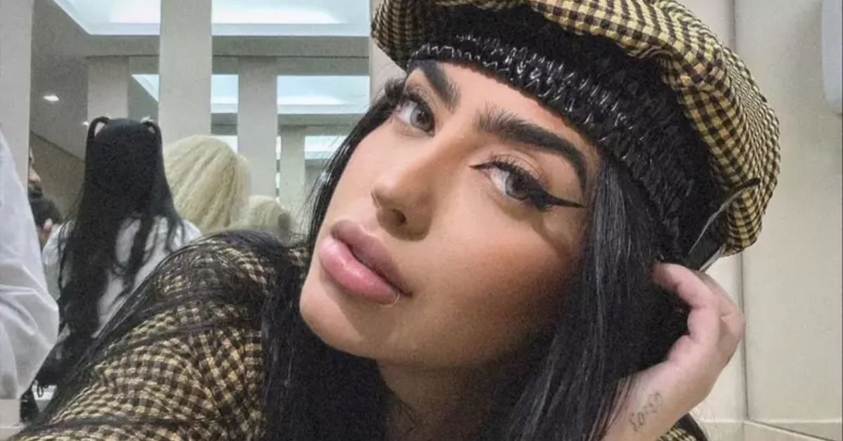 MC Mirella aparece pela primeira vez apos realizar cirurgias plasticas
