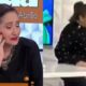 Sonia Abrao leva tombo ao vivo e assusta jornalistas com