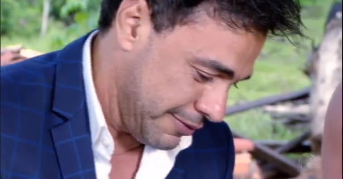 Zezé di Camargo sofre em show, perde a voz e internautas repercutem vídeo: 'forçando' 31 Zeze di Camargo sofre em show perde a voz e