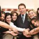 Filhas de Silvio Santos mostram simpatia ao publico e imprensa