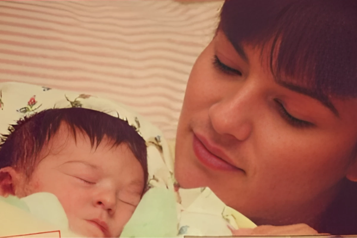 Sabe quem é? Há 36 anos, essa bebê começou sua carreira; hoje é uma linda mulher 33 Sabe quem e Ha 36 anos essa bebe comecou sua