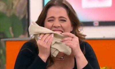 Tati Machado tem crise de riso ao ler nome de
