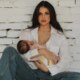 Amanda Kimberlly responde a criticas sobre amamentacao apos foto polemica