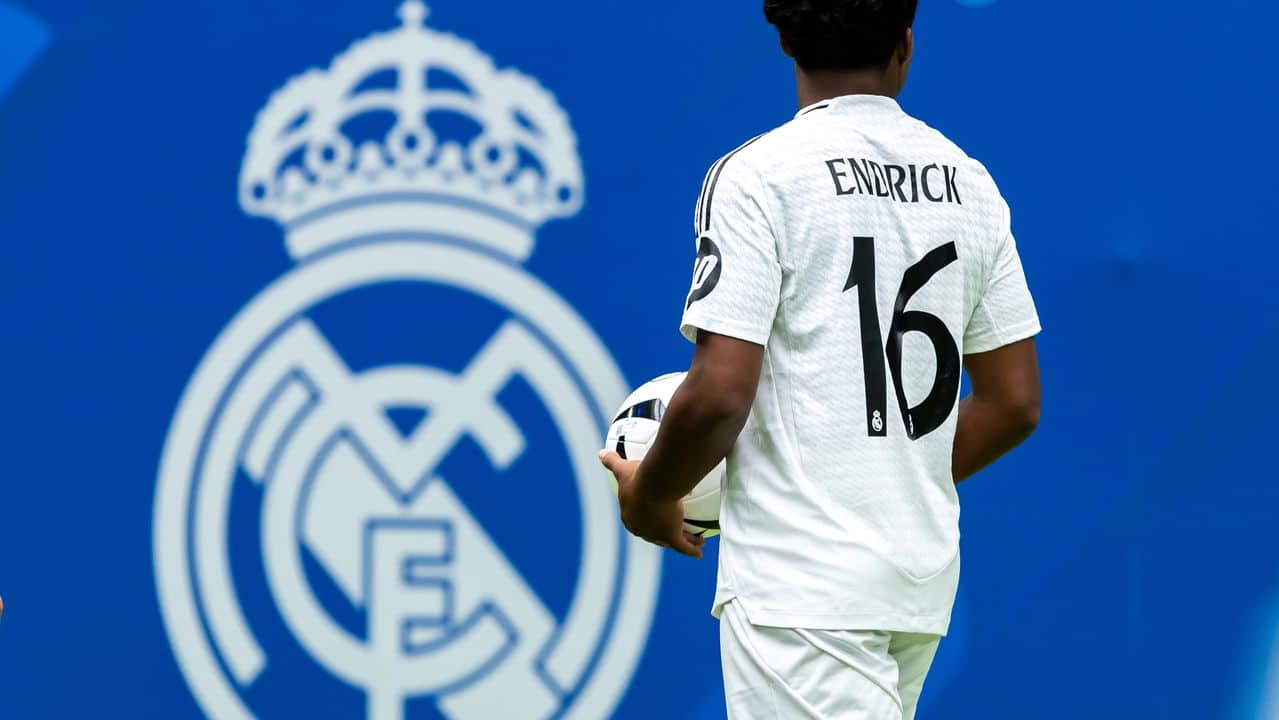 Atualmente no Real Madrid, Endrick já começa a ser comparado com Puskas; entenda 31 Atualmente no Real Madrid Endrick ja comeca a ser comparado