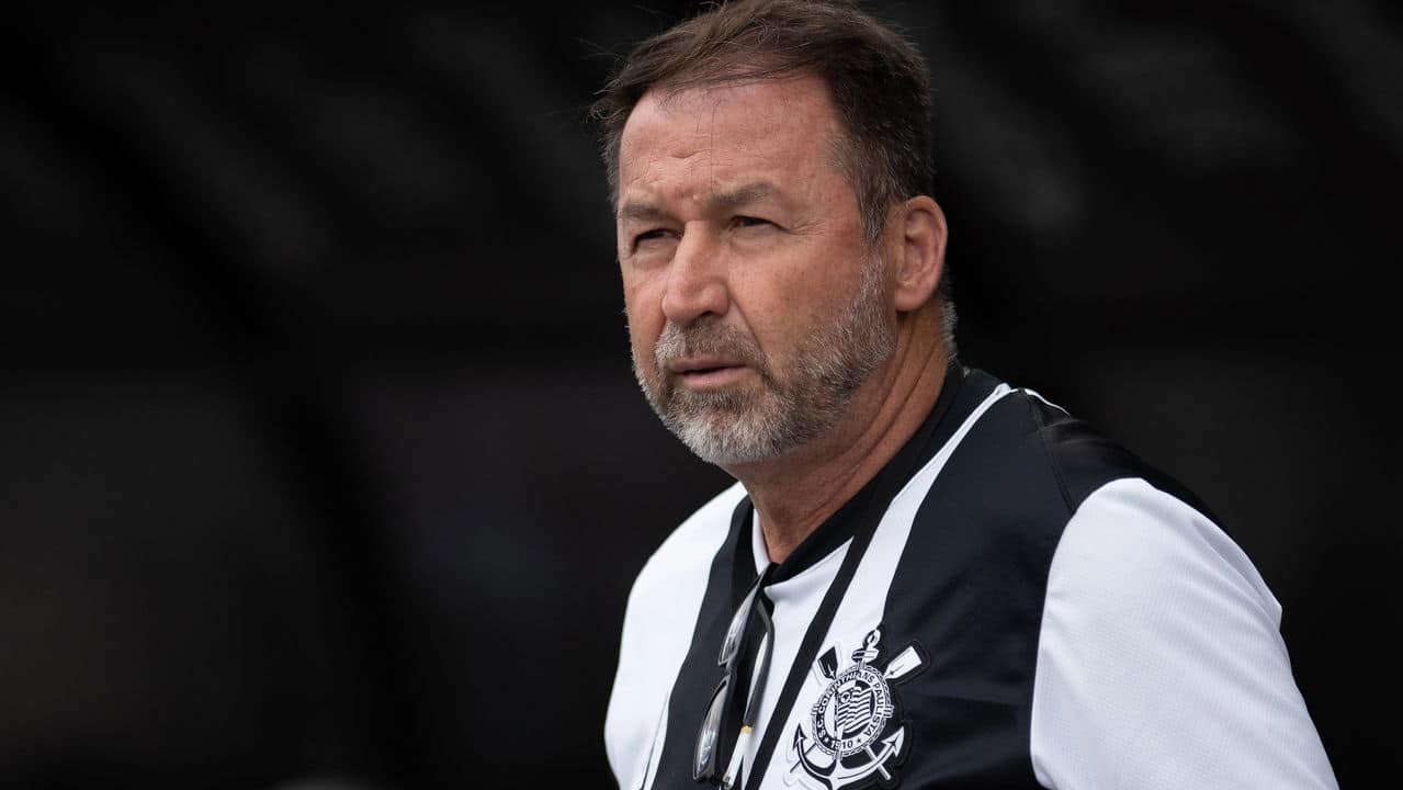 Augusto Melo não perdoa: "CBF está manchando o futebol brasileiro" 31 Augusto Melo nao perdoa CBF esta manchando o futebol brasileiro