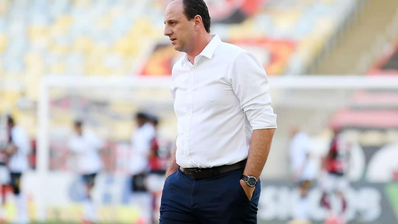 Ceni detona fair play financeiro: "Tem time que fala e enfia R$ 300 milhões" 31 Ceni detona fair play financeiro Tem time que fala e
