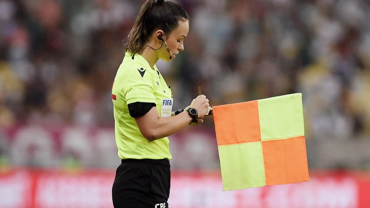 Erros de arbitragem pode levar ao fim da regra do impedimento 31 Erros de arbitragem pode levar ao fim da regra do