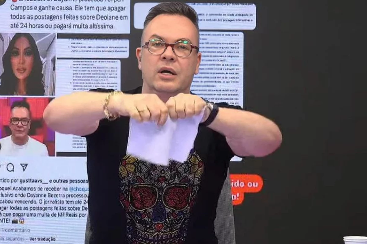 Felipeh Campos rasga notificação ao vivo após ser processado pelas irmãs de Deolane: ‘Esse lixo’ 31 Felipeh Campos rasga notificacao ao vivo apos ser processado pelas