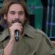 Nicolas Prattes e alvo de piadas no Domingao com Huck