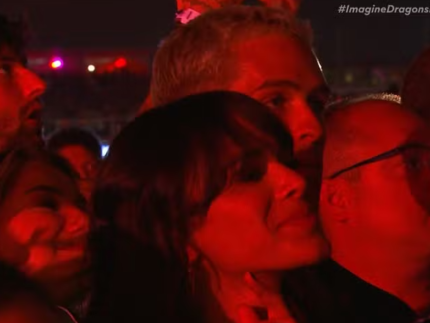 No meio do povão, Marquezine e João vibram com Imagine Dragons no Rock in Rio 31 No meio do povão, Marquezine e João vibram com Imagine Dragons no Rock in Rio