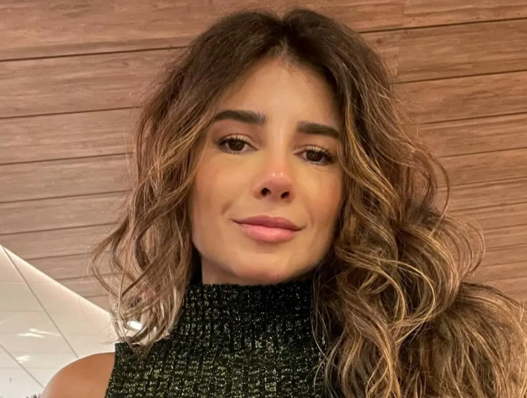 Paula Fernandes fala sobre saúde mental e fama: “Não existe conto de fadas” 31 Paula Fernandes (Reprodução/Instagram)
