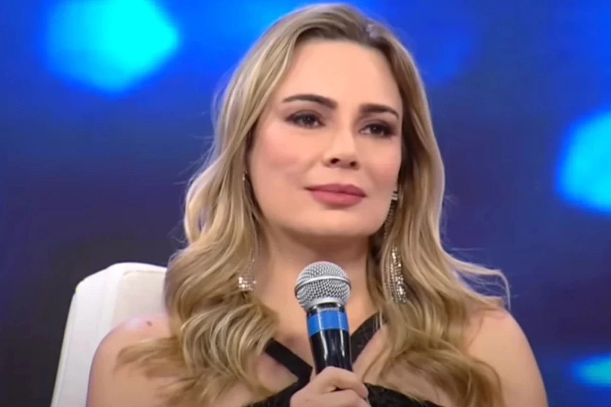 Rachel Sheherazade ataca o SBT em programa na Record: ‘Você tá na segunda maior emissora’ 31 Rachel Sheherazade ataca o SBT em programa na Record ‘Voce