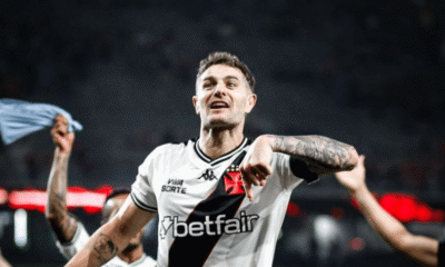 Revisao do VAR indigna atacante do Vasco e desabafa Penalti