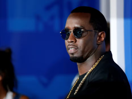 P. Diddy sofre com dores no joelho e passa o dia no hospital. Saiba tudo! 31 Saiba qual explicação o advogado de Diddy deu sobre óleos de bebês na casa do rapper