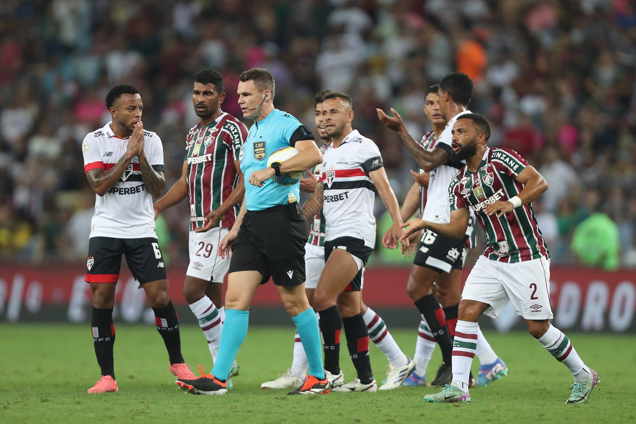 São Paulo quer anular jogo contra Fluminense por 'erro de direito' 31 Sao Paulo quer anular jogo contra Fluminense por erro de
