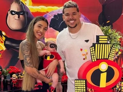 Trégua? Bia Miranda e DJ Buarque se reencontram em mesversário do filho 31 Trégua? Bia Miranda e DJ Buarque se reencontram em mesversário do filho