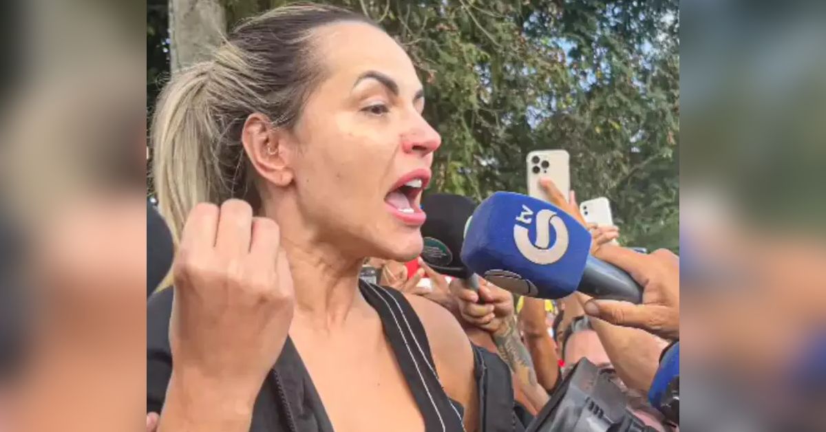 VÍDEO: Deolane Bezerra deixa a prisão é carregada pelos fãs e faz discurso inflamado: ‘Cheia de abuso’ 31 VIDEO Deolane Bezerra deixa a prisao e carregada pelos fas